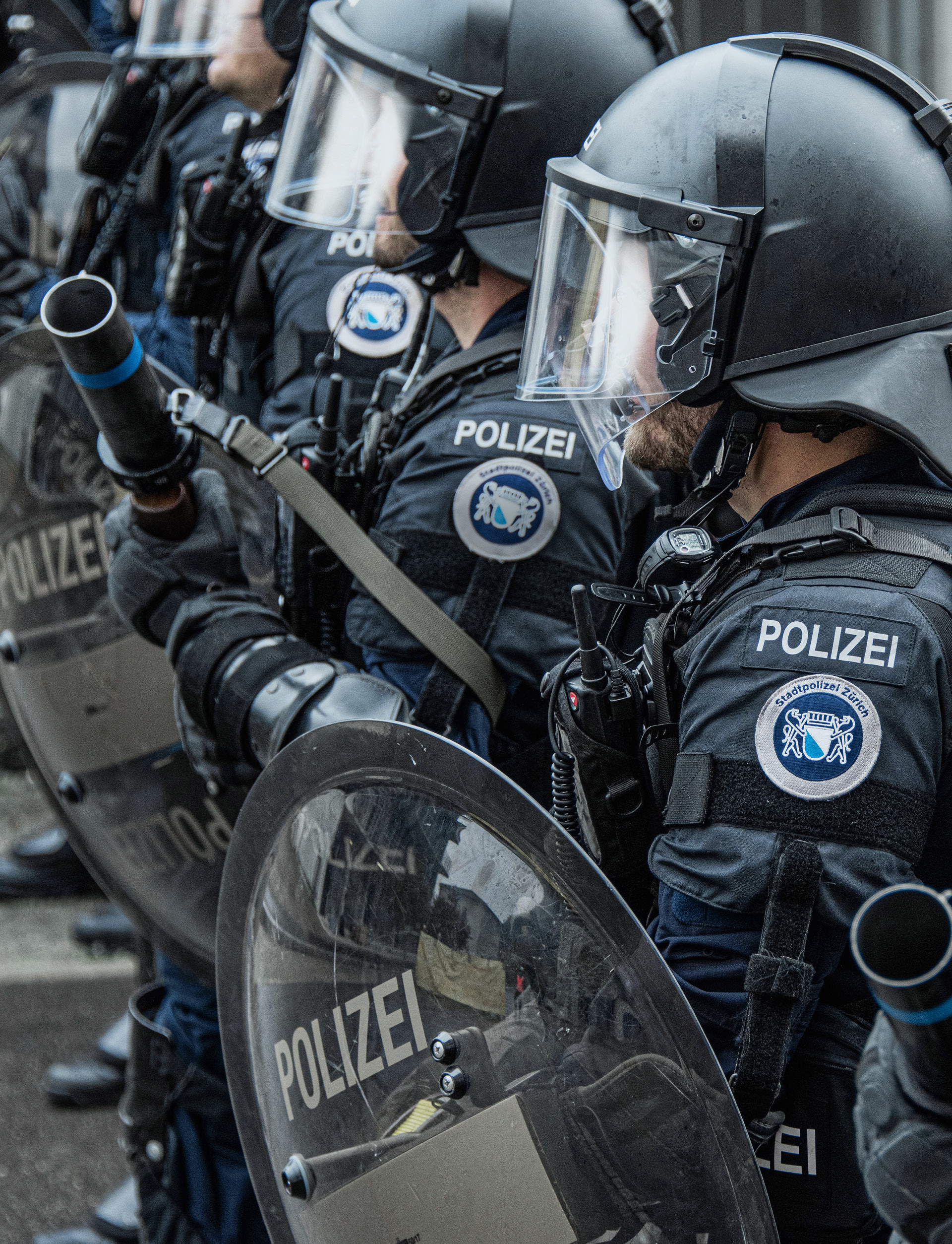 Sicherheitsdepartement Stadt Zürich Bild von Polizisten in Vollmontur – Sicherheitsdepartement Stadt Zürich