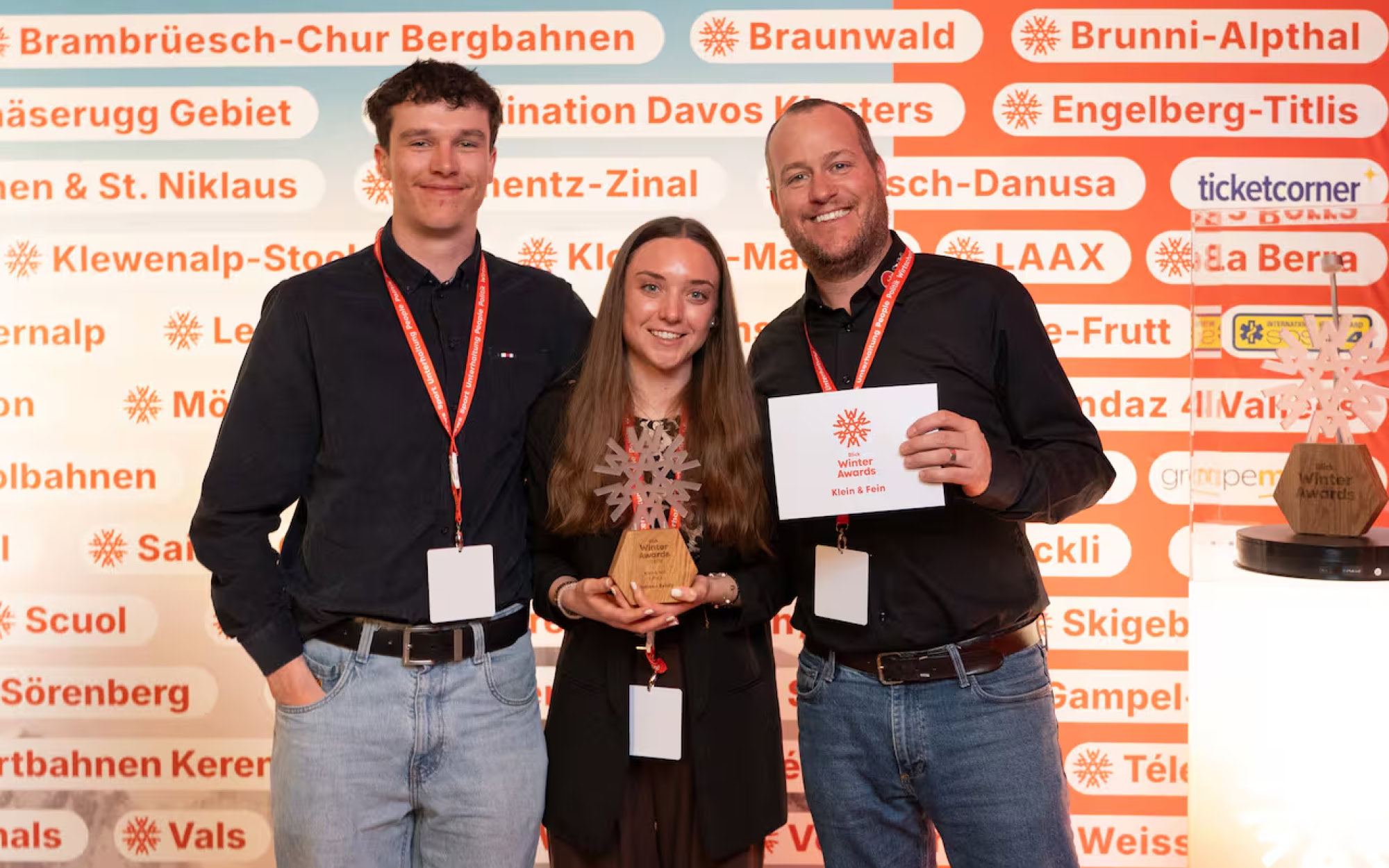 05_bel_Rebranding_2-spaltig_16x104 Stiftung-PWG-Farben